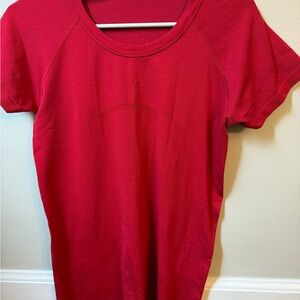 Lululemon swiftly red shirt size 8
